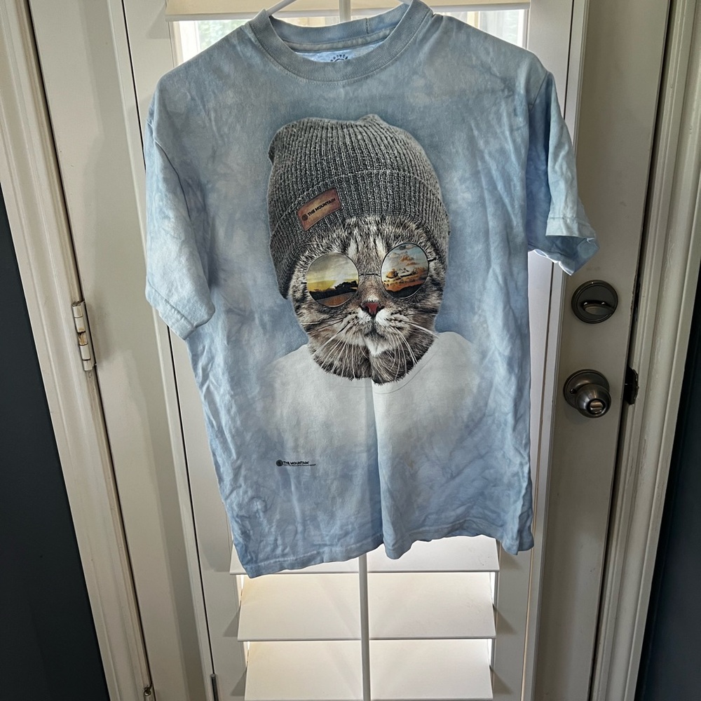 Funky Cat in Beanie T-Shirt - Light Blue